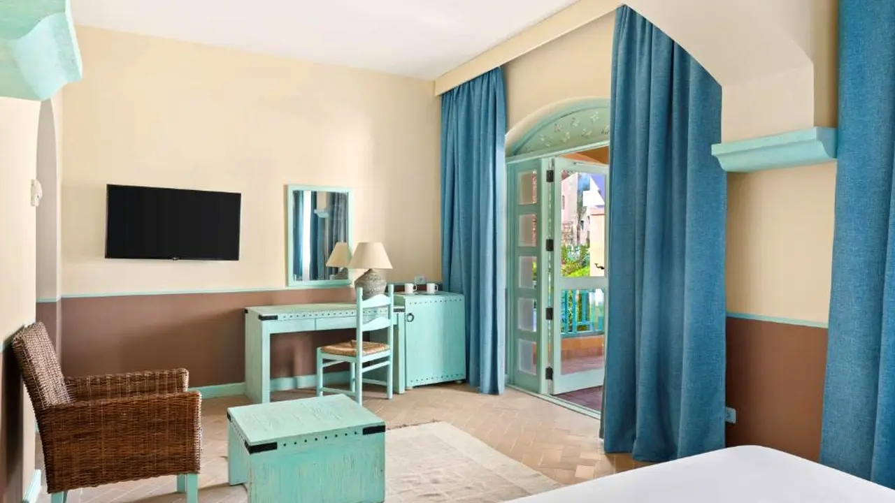 الفندق راديسون بلو - القصير